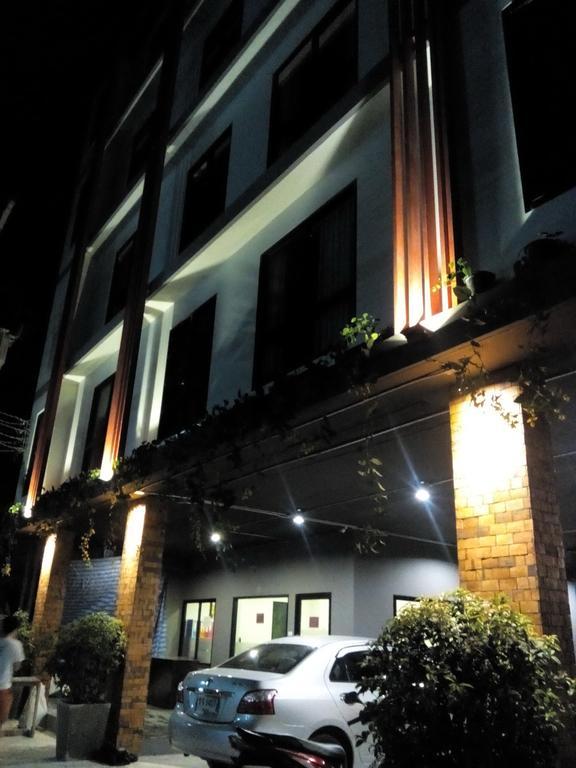 Noble Tarntong Boutique Panzió Csiangmaj Kültér fotó